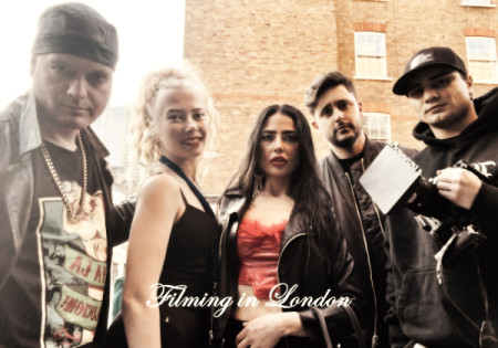 Con la crew di Londra, durante la lavorazione del videoclip della mia canzone "BLACK DEEP SPLEEN"...
